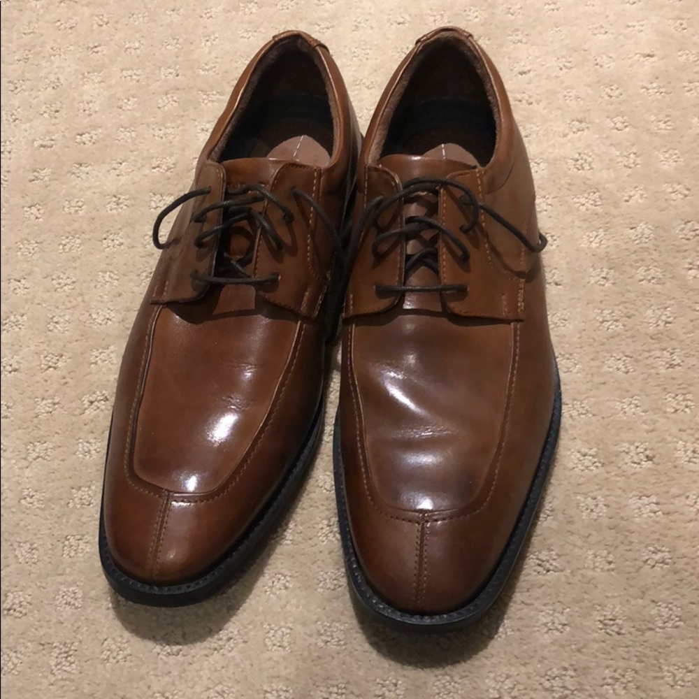 Men’s dress shoes